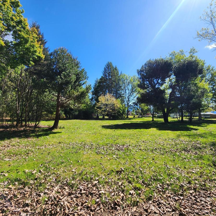 Manapouri Holiday Park Exterior photo